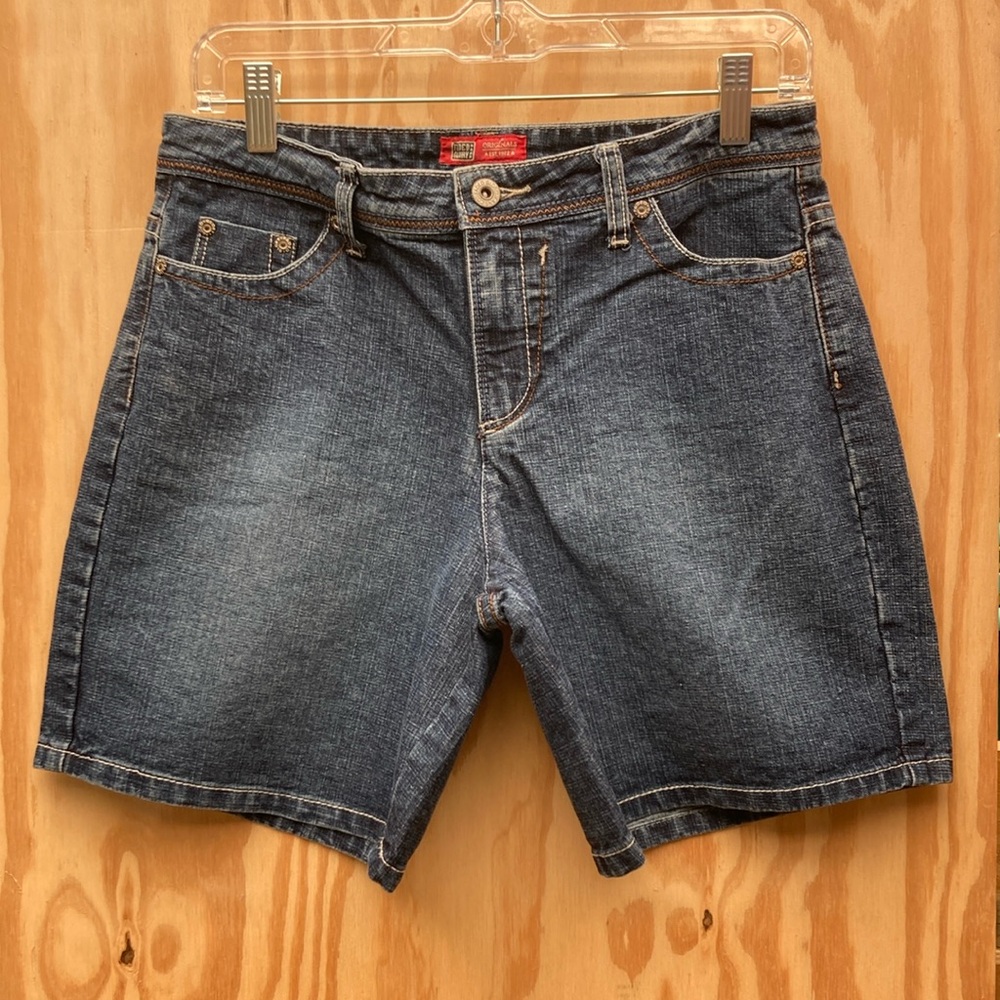 Ladies Faded Glory Blue Denim Shorts, Size 6